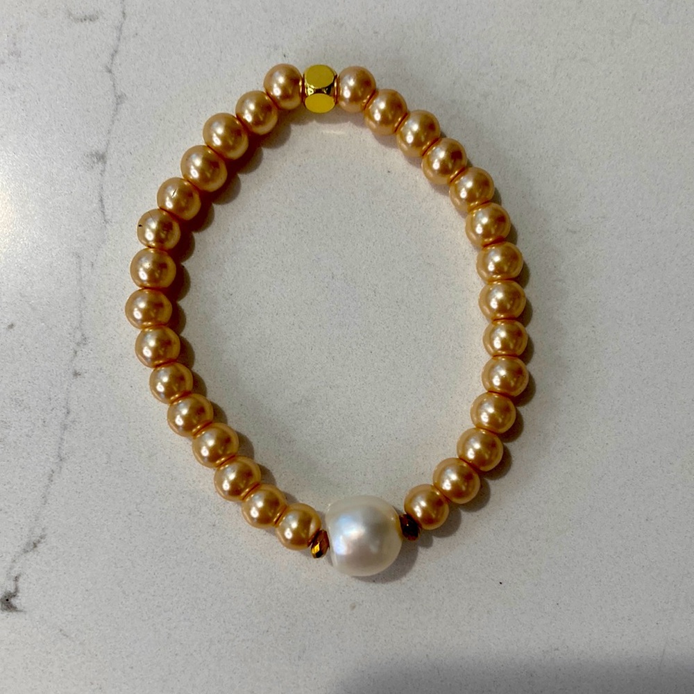 Apple 🍎 cider & whip Cream Bracelet - Fresh water pearl